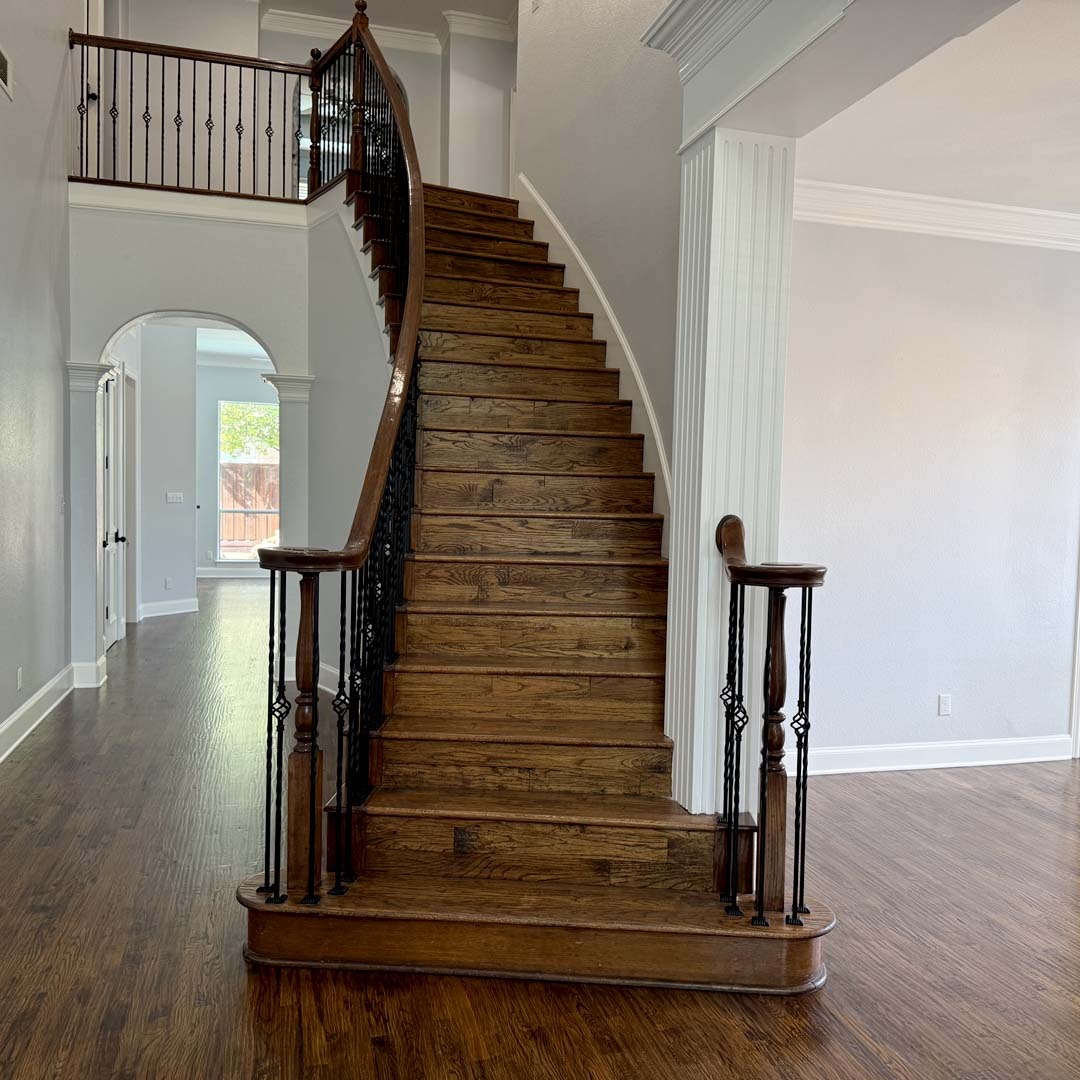2 ¼" Red Oak #1 Common Grade hardwood flooring installed in Plano, Texas by the experts at Flooring Direct